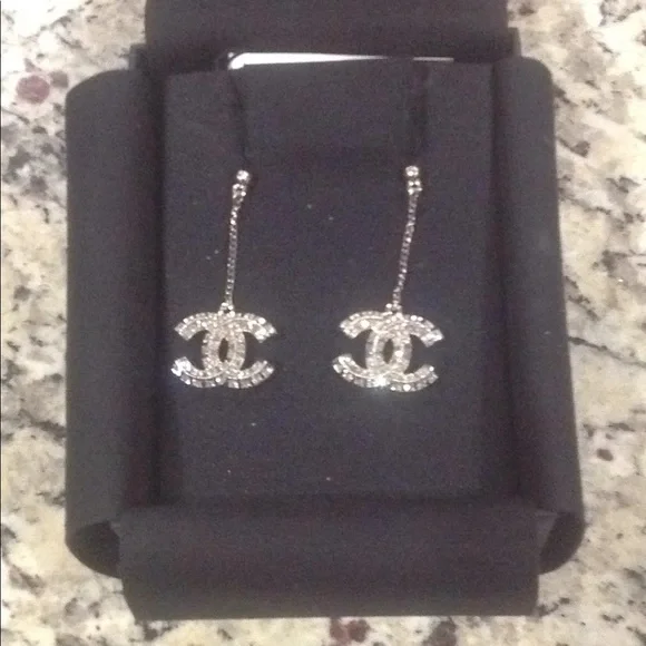 Chanel CC earrings - Picture 3 of 5